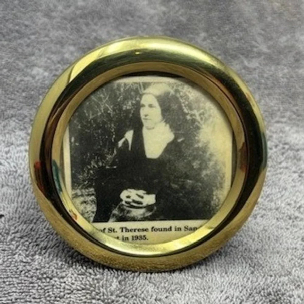 Unbranded Round Brass Picture Frame Gold Good St Therese Vintage Religious 3.5in